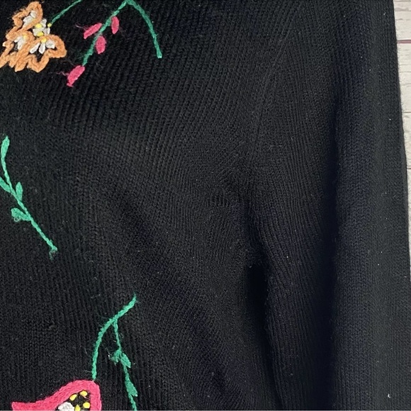 Vintage Floral Embroidered Cardigan Sweater - Picture 6 of 12